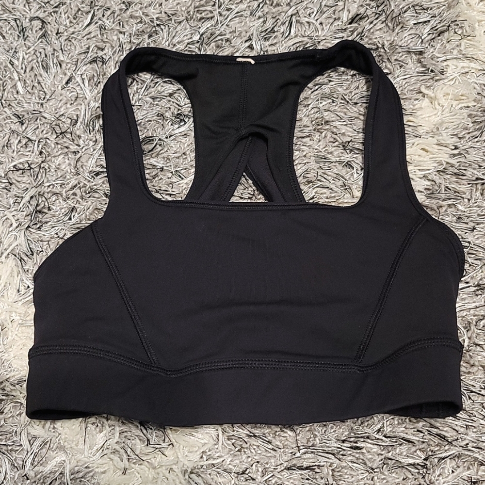 Keyhole Back Sports Bra